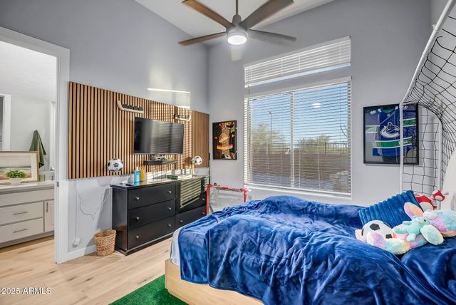 2339 W HAZELHURST Drive, Anthem, AZ 85086