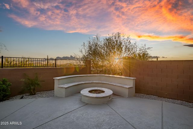 2339 W HAZELHURST Drive, Anthem, AZ 85086