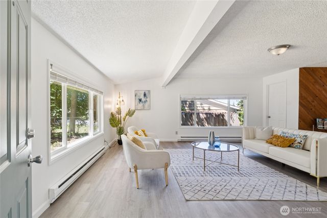 19520 Grannis Road, Bothell, WA 98012