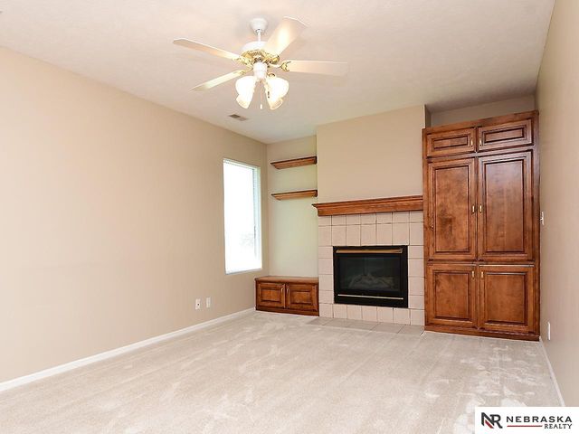 15069 Bedford Avenue, Omaha, NE 68116