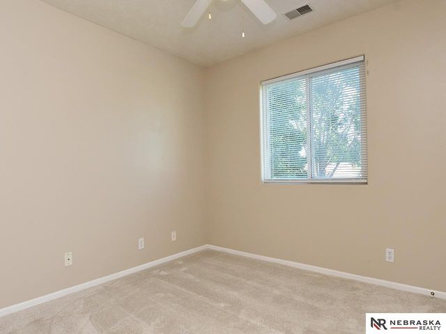 15069 Bedford Avenue, Omaha, NE 68116