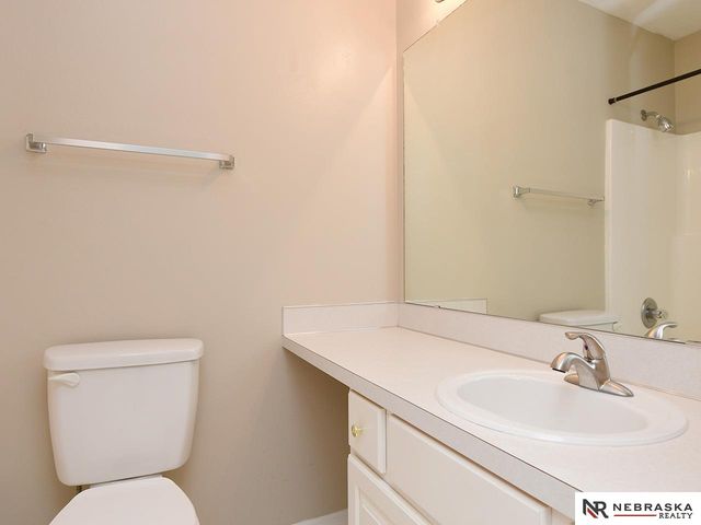 15069 Bedford Avenue, Omaha, NE 68116