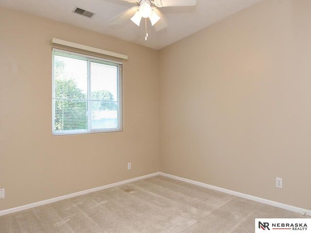 15069 Bedford Avenue, Omaha, NE 68116