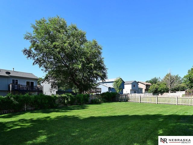 15069 Bedford Avenue, Omaha, NE 68116