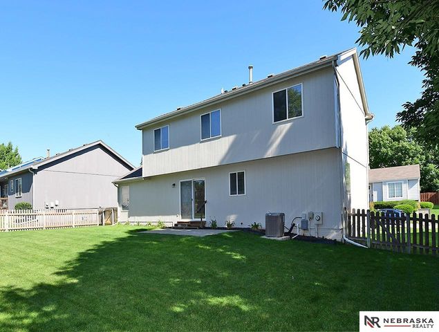 15069 Bedford Avenue, Omaha, NE 68116