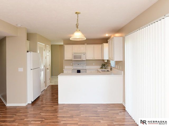 15069 Bedford Avenue, Omaha, NE 68116