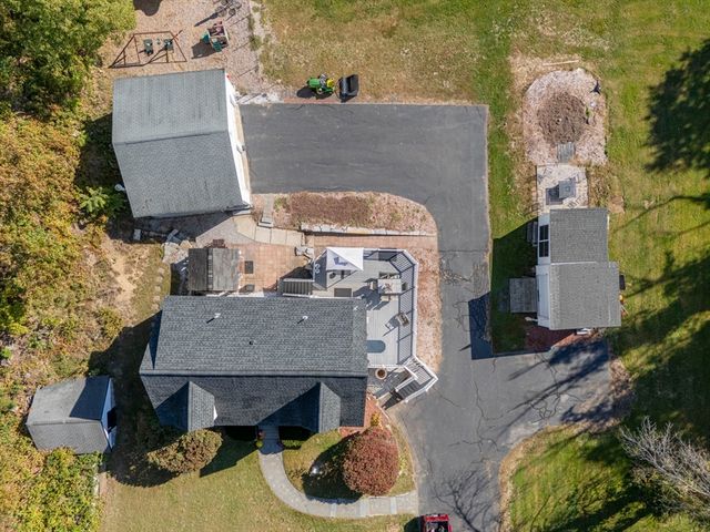 109 Sherburne Ave, Tyngsborough, MA 01879