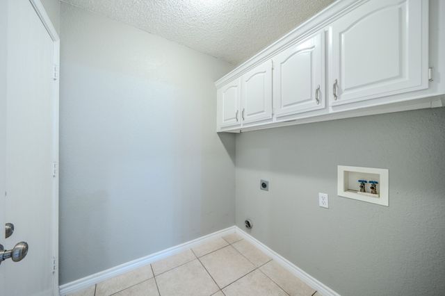 1813 Canyon Ridge Street, Fort Worth, TX 76131