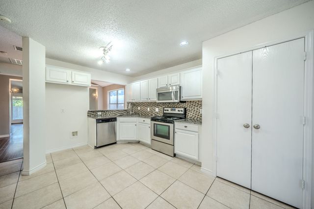 1813 Canyon Ridge Street, Fort Worth, TX 76131
