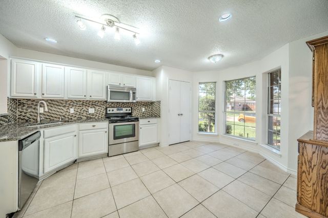 1813 Canyon Ridge Street, Fort Worth, TX 76131