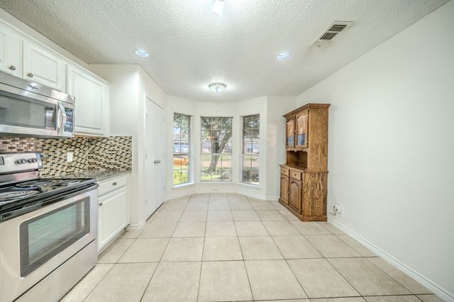 1813 Canyon Ridge Street, Fort Worth, TX 76131