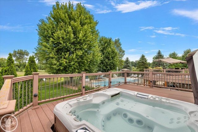 62682 Coralburst Drive, Washington Twp, MI 48094