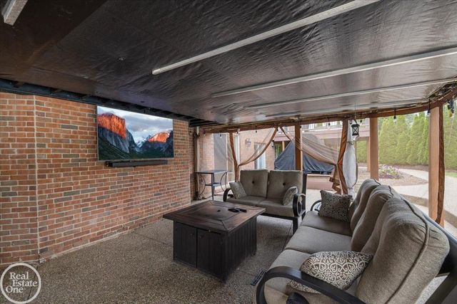 62682 Coralburst Drive, Washington Twp, MI 48094