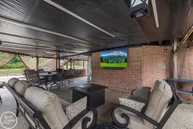 62682 Coralburst Drive, Washington Twp, MI 48094