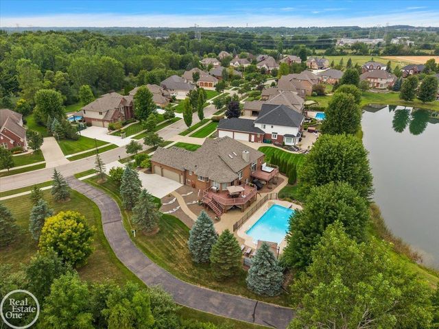 62682 Coralburst Drive, Washington Twp, MI 48094