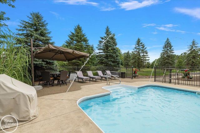 62682 Coralburst Drive, Washington Twp, MI 48094