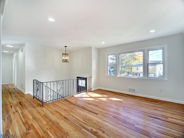 826 Amsterdam Ave, Roselle Boro, NJ 07203