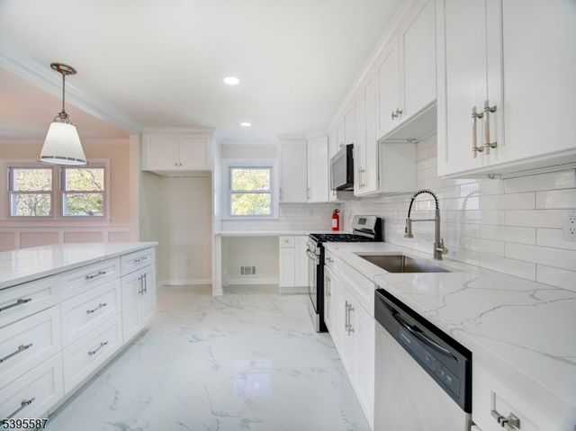 826 Amsterdam Ave, Roselle Boro, NJ 07203