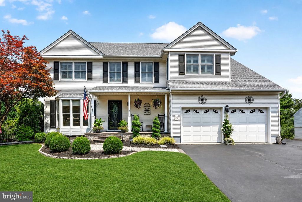 5 PENNFIELD RD, ROBBINSVILLE, NJ 08691 — exterior
