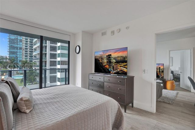 121 NE 34th St 902, Miami, FL 33137