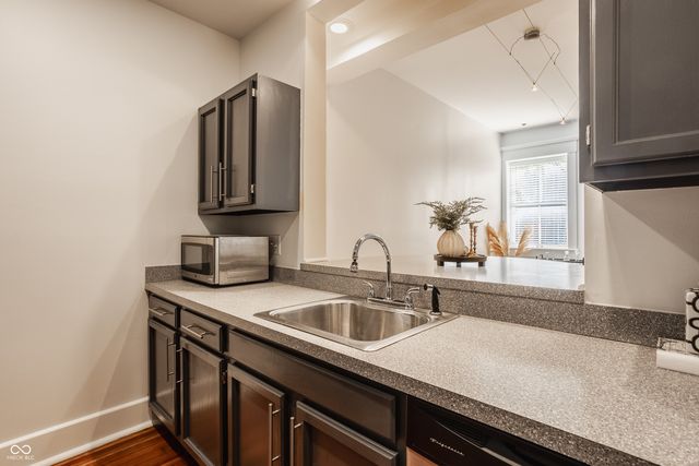 425 Massachusetts Avenue A, Indianapolis, IN 46204