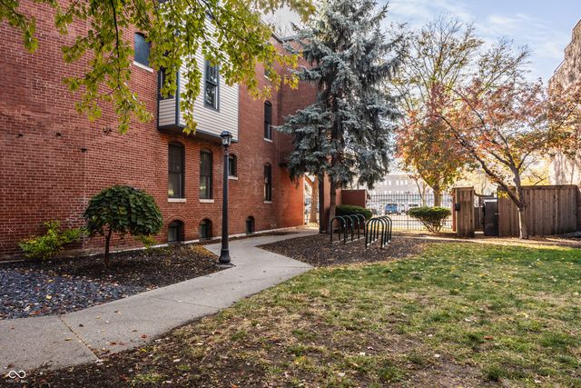425 Massachusetts Avenue A, Indianapolis, IN 46204