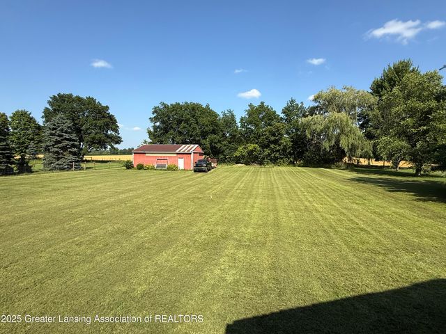11433 S Francis Road, Dewitt, MI 48820