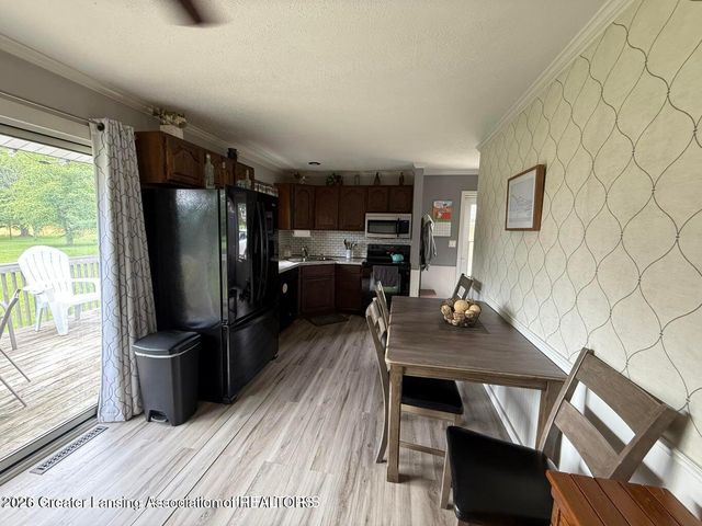 11433 S Francis Road, Dewitt, MI 48820