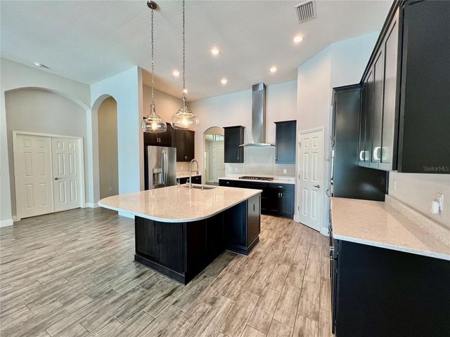 19237 FALCON CREST BOULEVARD, Land O Lakes, FL 34638