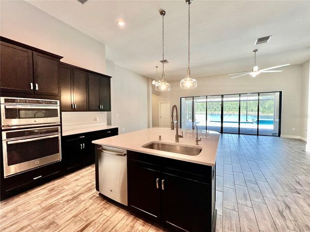 19237 FALCON CREST BOULEVARD, Land O Lakes, FL 34638