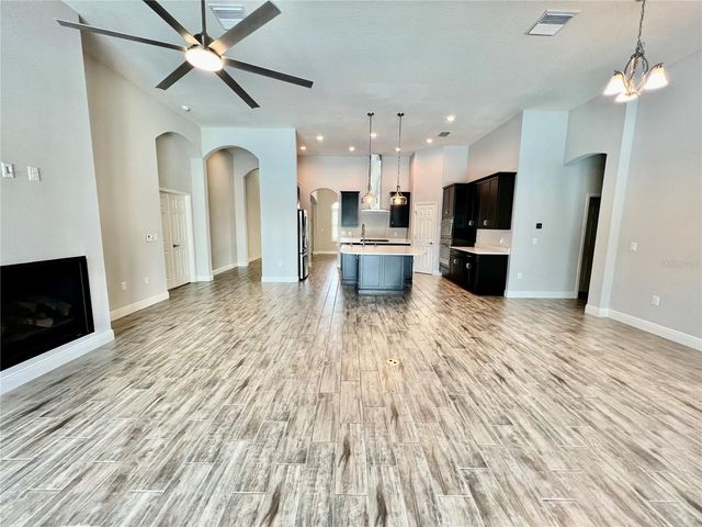 19237 FALCON CREST BOULEVARD, Land O Lakes, FL 34638