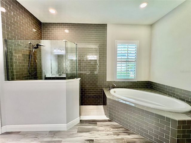 19237 FALCON CREST BOULEVARD, Land O Lakes, FL 34638