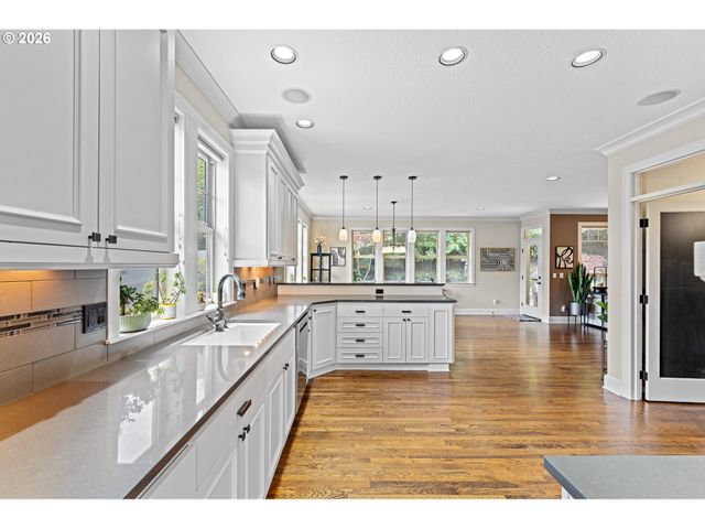 2105 Nw MILL POND Rd, Portland, OR 97229