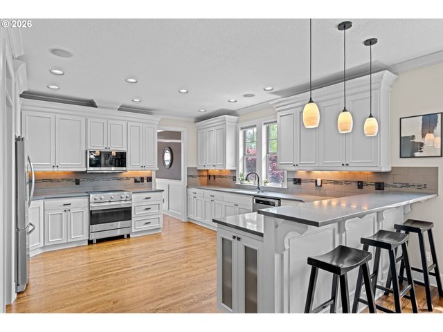 2105 Nw MILL POND Rd, Portland, OR 97229