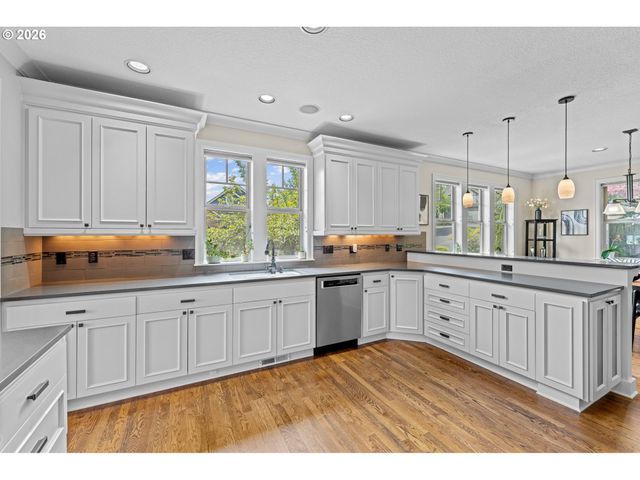 2105 Nw MILL POND Rd, Portland, OR 97229