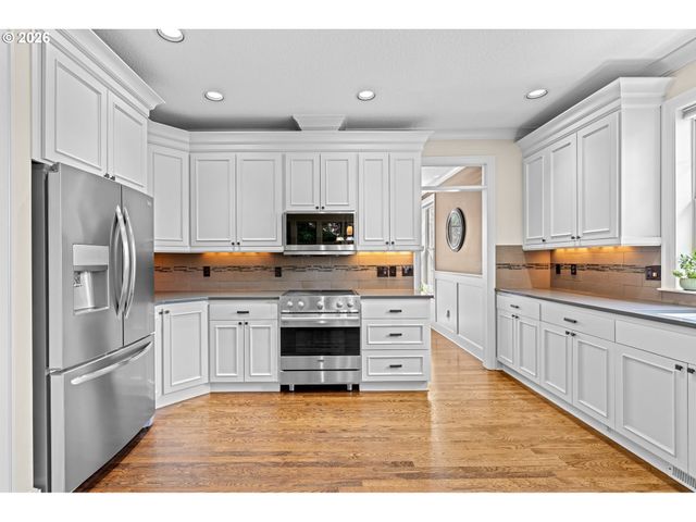 2105 Nw MILL POND Rd, Portland, OR 97229