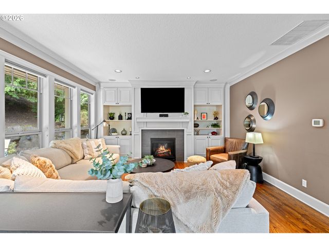 2105 Nw MILL POND Rd, Portland, OR 97229