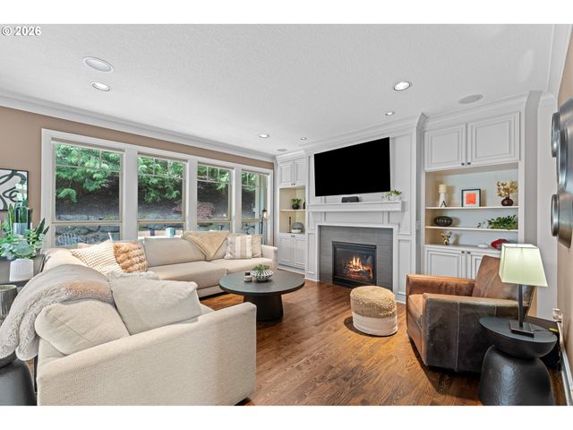 2105 Nw MILL POND Rd, Portland, OR 97229