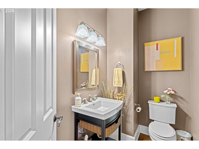2105 Nw MILL POND Rd, Portland, OR 97229