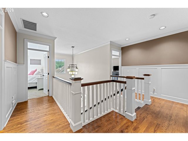 2105 Nw MILL POND Rd, Portland, OR 97229