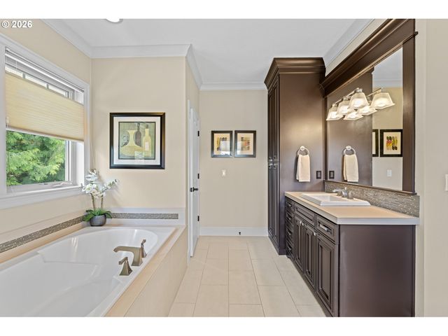 2105 Nw MILL POND Rd, Portland, OR 97229