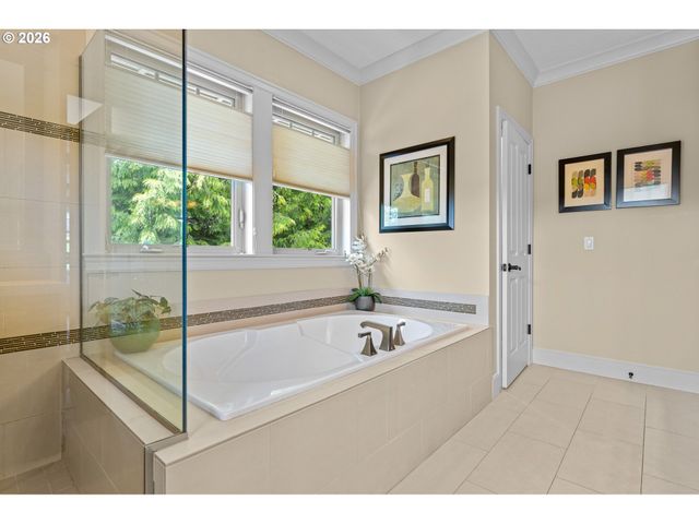 2105 Nw MILL POND Rd, Portland, OR 97229