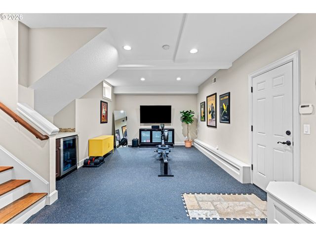 2105 Nw MILL POND Rd, Portland, OR 97229