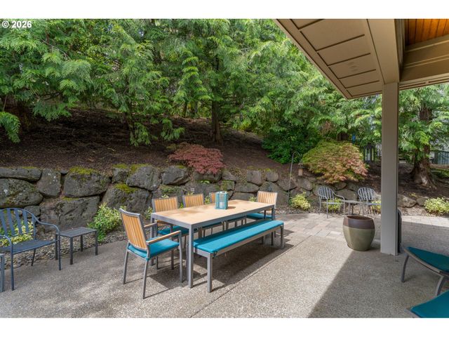 2105 Nw MILL POND Rd, Portland, OR 97229