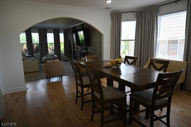 721 Summit St, Linden City, NJ 07036
