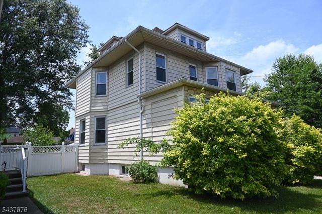721 Summit St, Linden City, NJ 07036