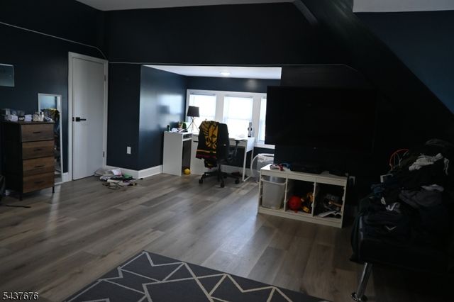 721 Summit St, Linden City, NJ 07036
