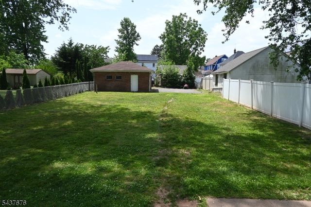 721 Summit St, Linden City, NJ 07036