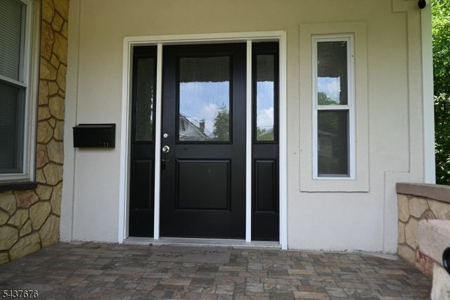 721 Summit St, Linden City, NJ 07036