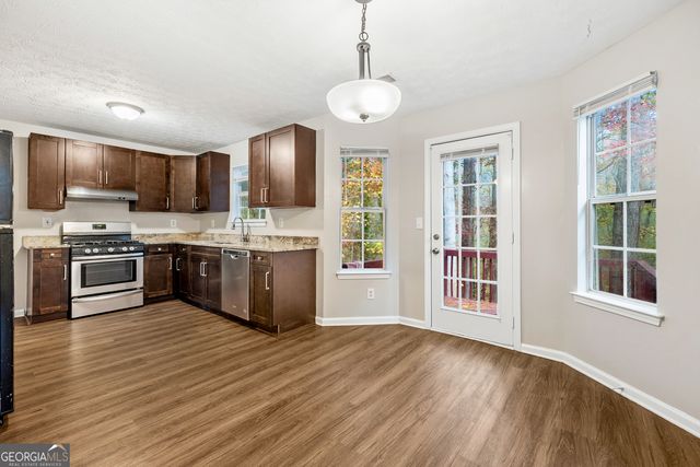 2951 Two Lake Circle, Atlanta, GA 30349